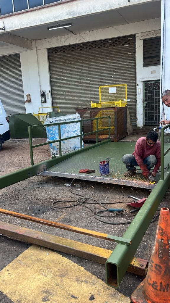 construction site lifting basket puchong